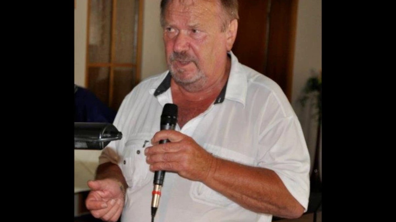 Zwei Gitarren am Meer