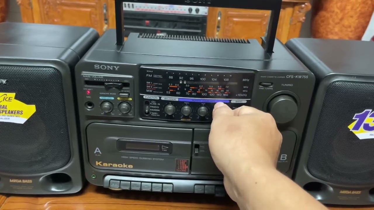 sony CFS -75S giá 2,4 tr lh 0972794706