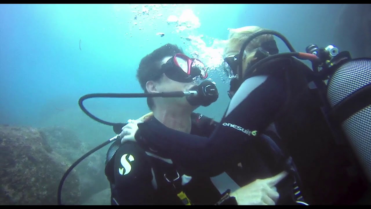 Bester Hochzeitsantrag 2017 unterwasser. Best Marriage Proposal 2017 underwater, Tauchen Madeira