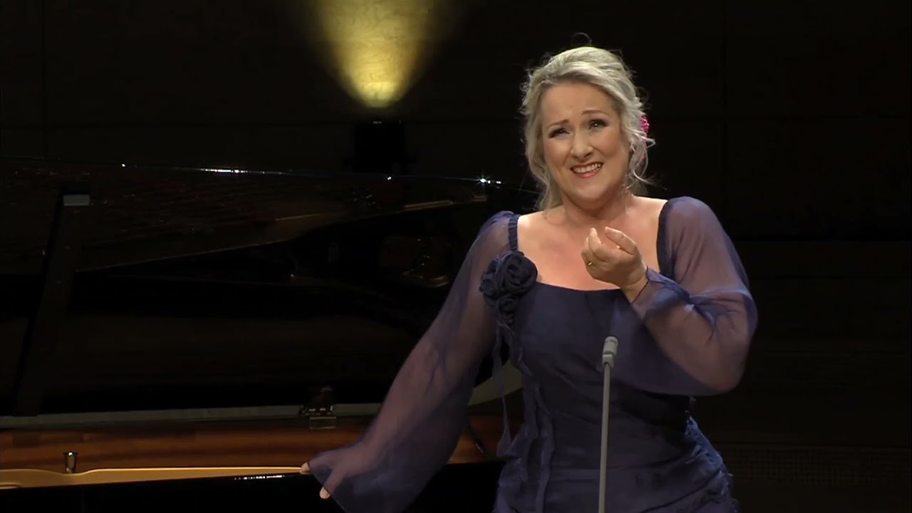 Diana Damrau - "Liebst du um Schönheit", Op. 12 Nr. 2, Clara Schumann✨ (2021)