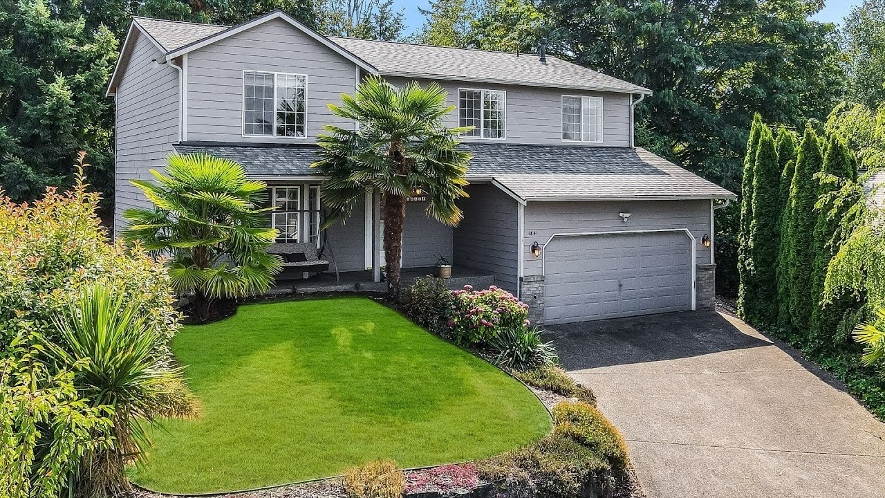 Beautifully Maintained 4-Bed (+Bonus Room!) Home in Des Moines, WA - SOLD