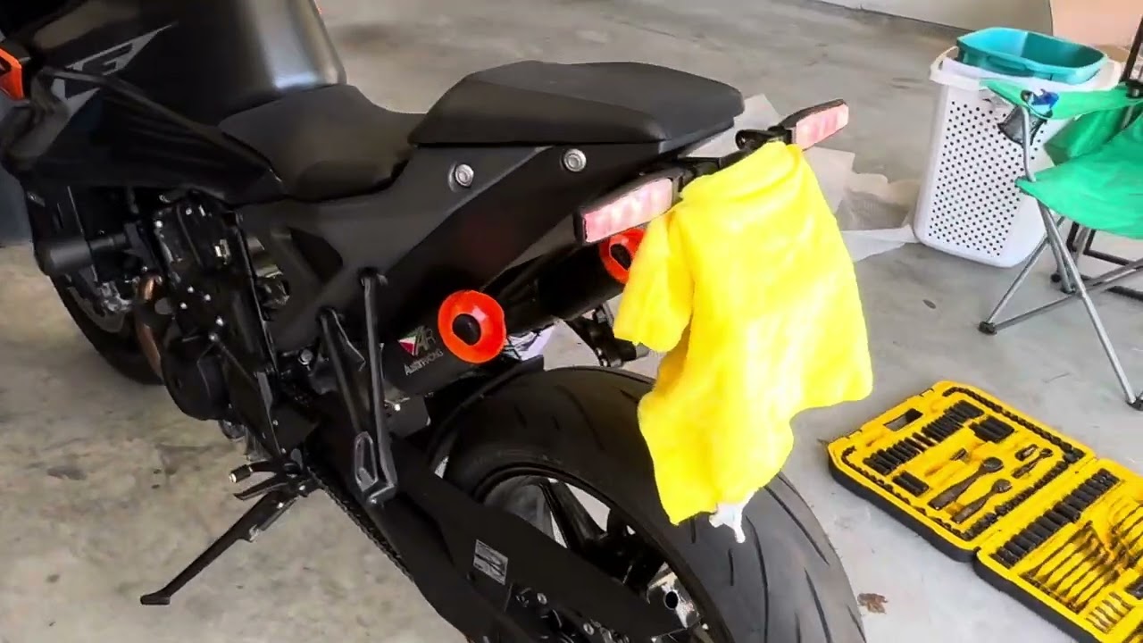 Austin Racing RS22 on 2024 KTM Duke 990