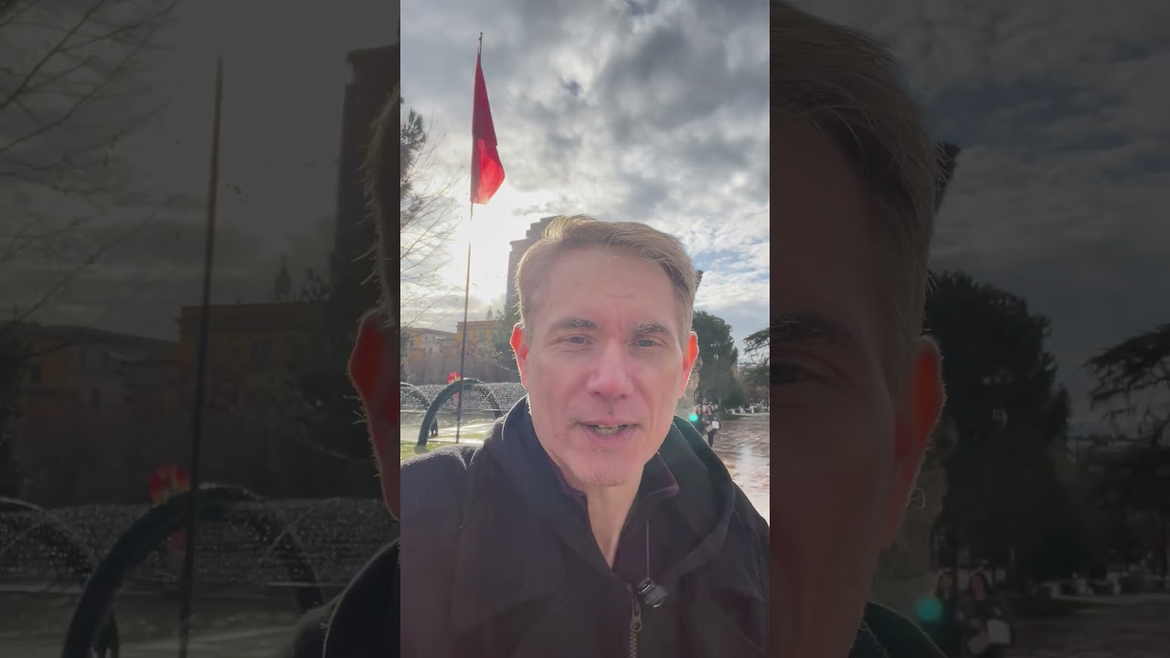 Моя жизнь за границей: площадь Скандербега после рождественской ярмарки.