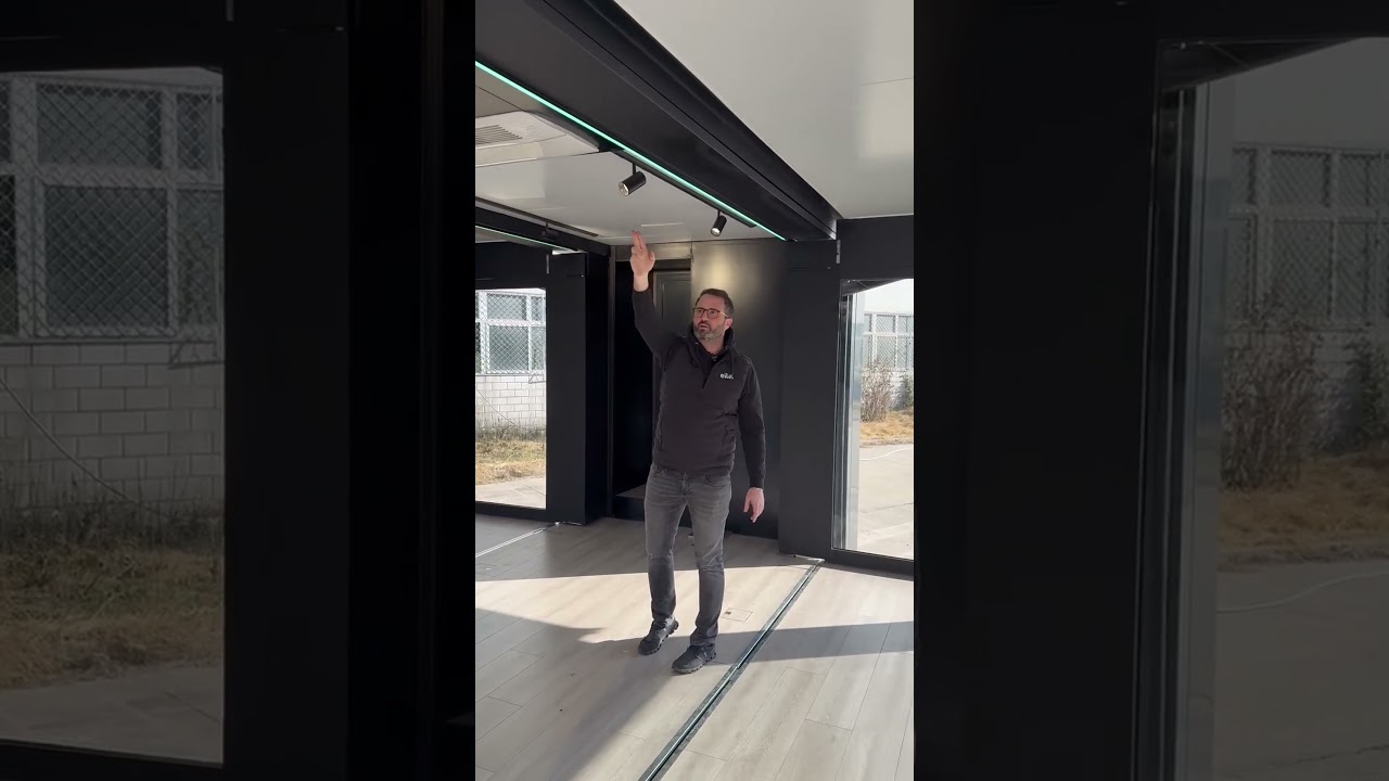 Flip Out Container