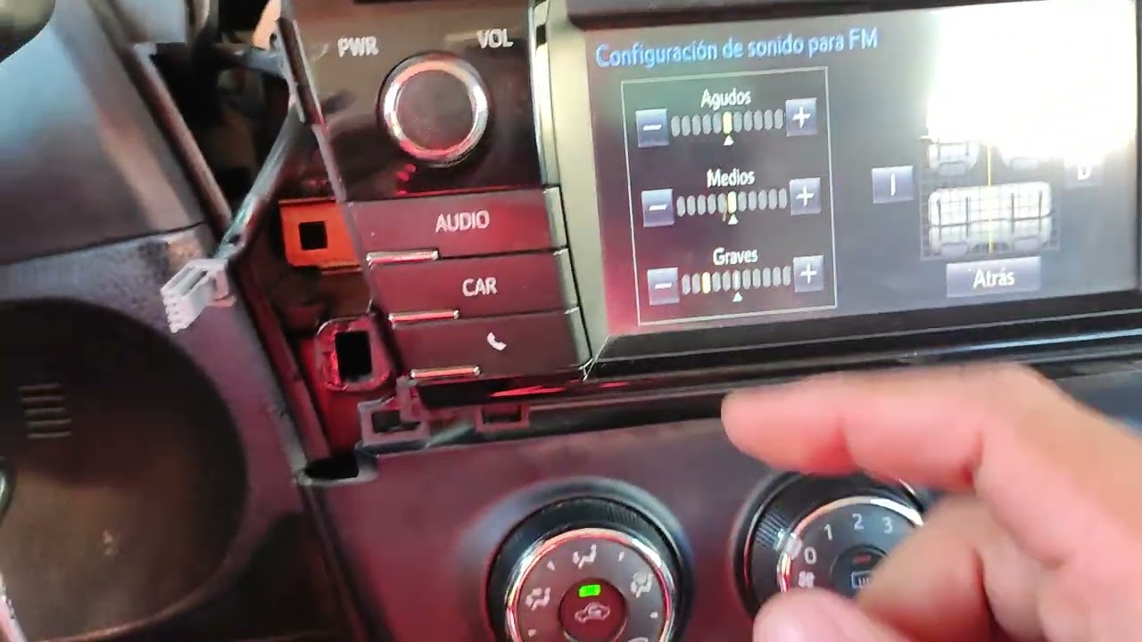 Falla en estereo Toyota Corolla 2014