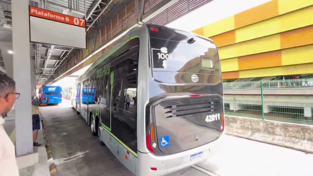 BRT Salvador testa primeiro ônibus articulado com capacidade para mais de 150 passageiros
