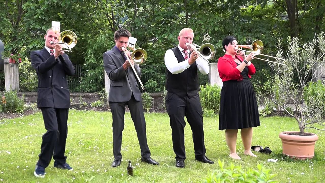 Guggamusik Moltaschorri bei corinas und harys Hochzeit