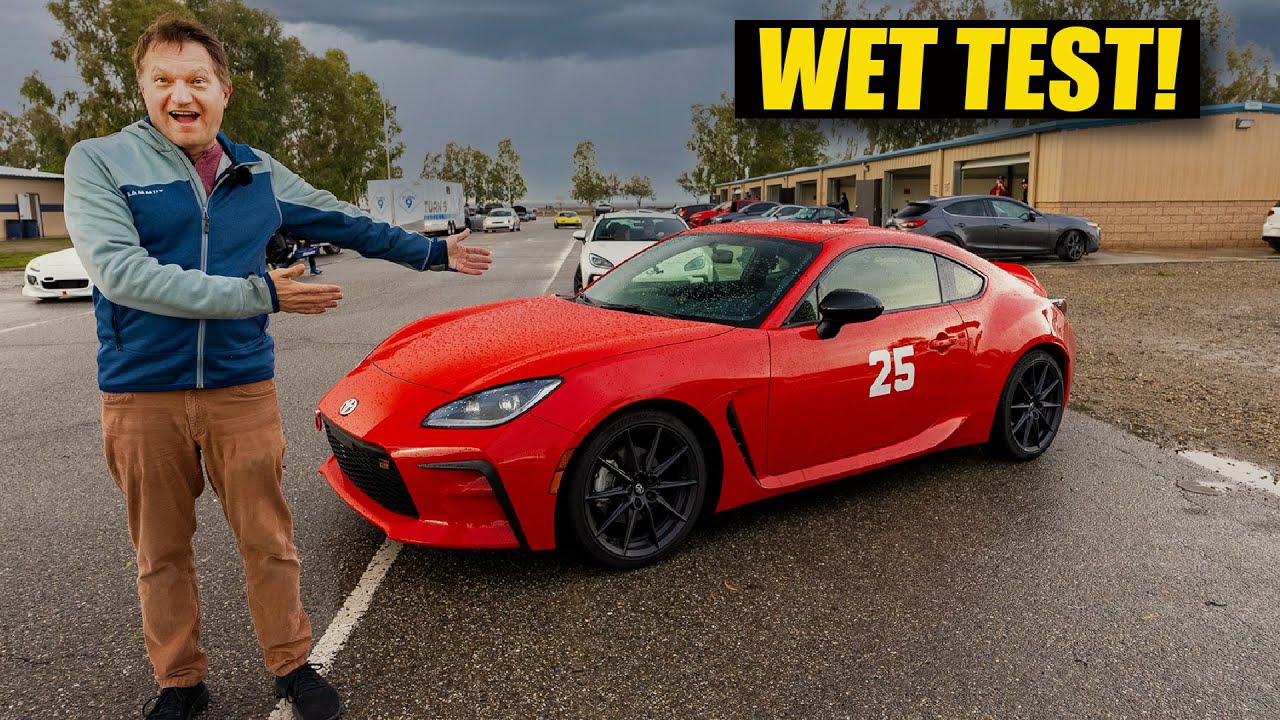 Testing The Toyota GR86 On A Very Rainy Wet Track!