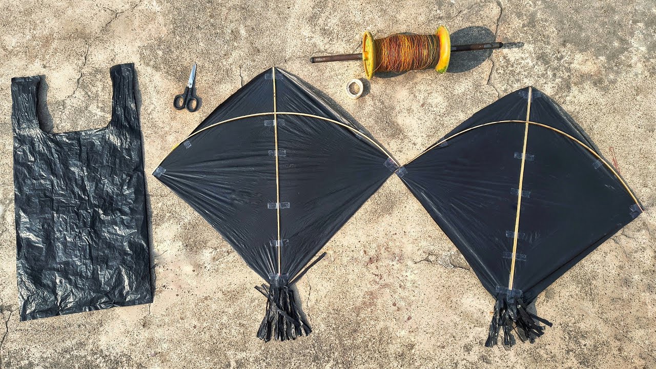 एक सब्जी की थैली से बनाएं दो शानदार पतंग🪁| Kite Making + Flying + Kite Cutting With Homemade kite