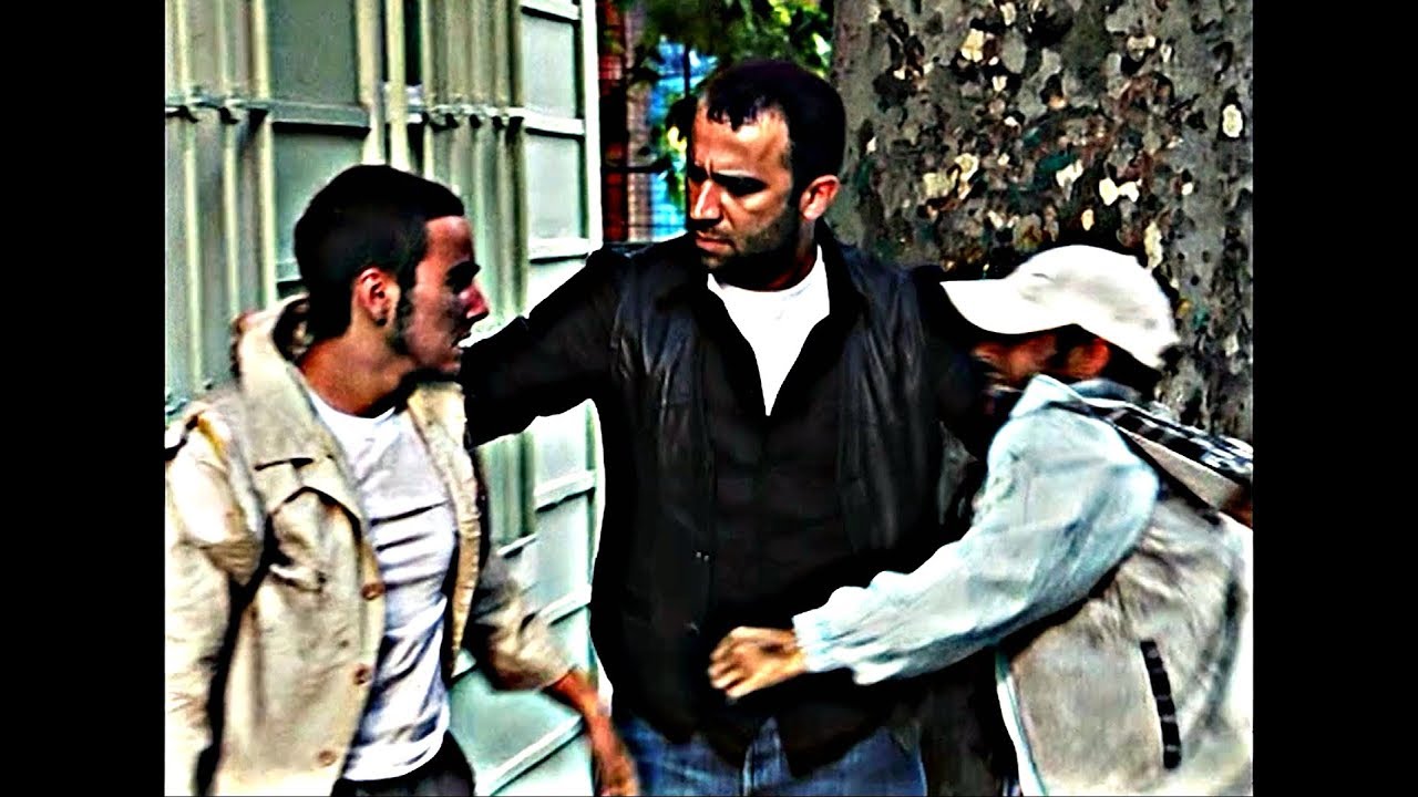 Arka Sokaklar - Tinerciler Bir Adamı Nasıl Soydu? (Sonu Çok Hüzünlü)