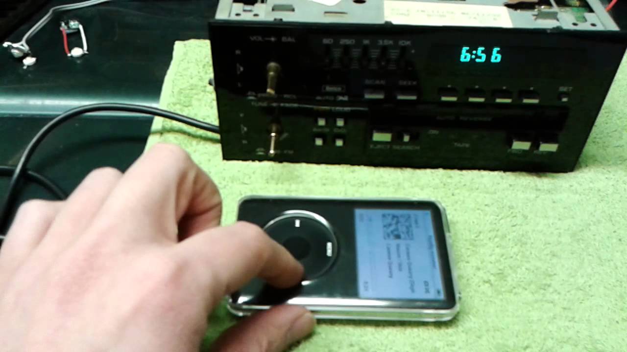 Delco radio with AUX / iPod connection