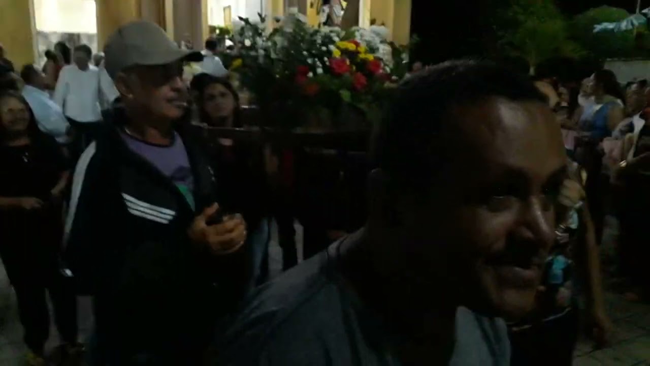 Prociss&atilde;o com a imagem dos Santos Padroeiros Das Comunidades.