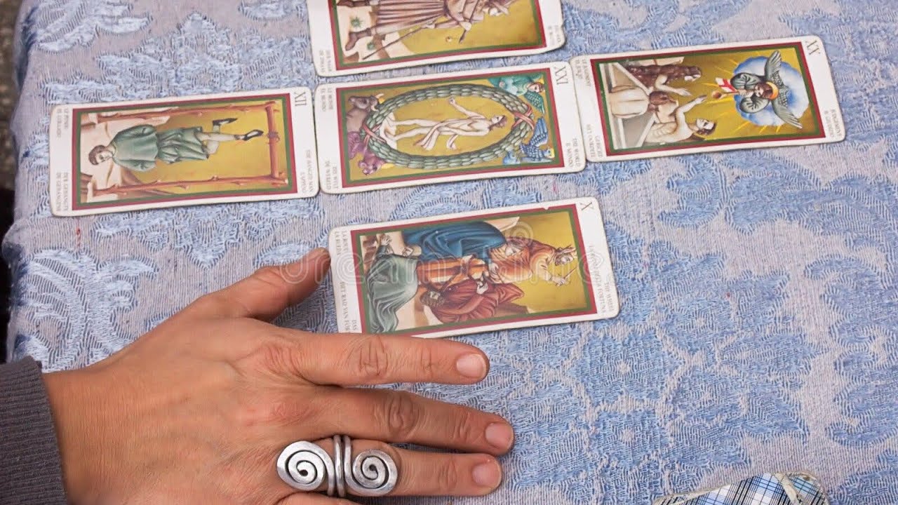 LEU♌️APARE O PERSOANA DE MARE INTERES PENTRU TINE❤️RASPUNSUL SAU E UN MARE DA#tarot #love