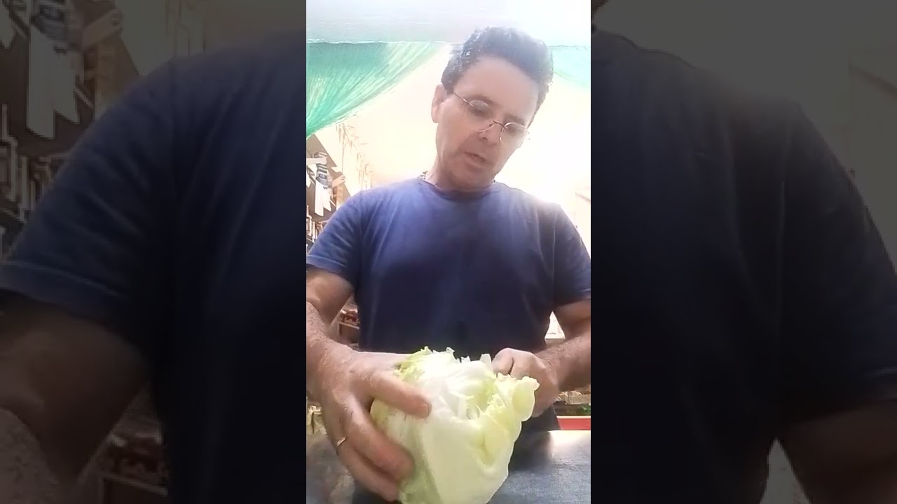 Come tagliare l'insalata iceberg nel modo più semplice...