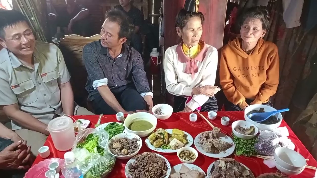 Phong tục đón con dâu về nhà chồng của dân tộc kháng. Ở bản hin 1 xã Na sang   