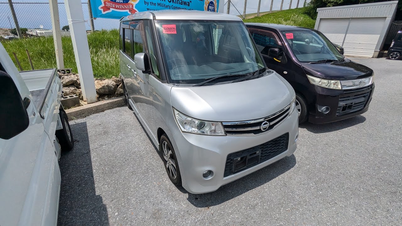 Johnny's Used Cars Okinawa - 2011 Nissan Roox (18057)