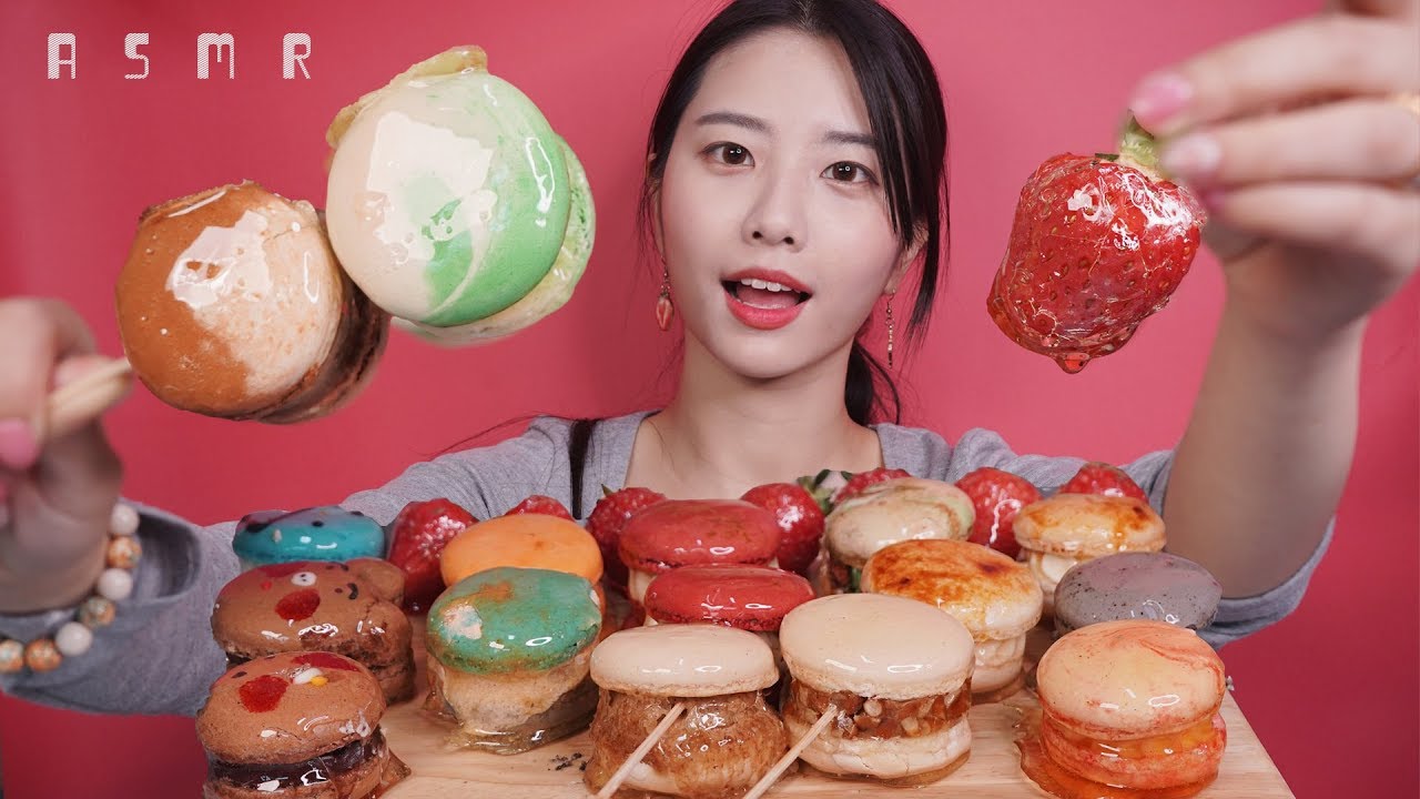 ASMR CANDIED Macaron eating sounds(strawberry tanghulu)