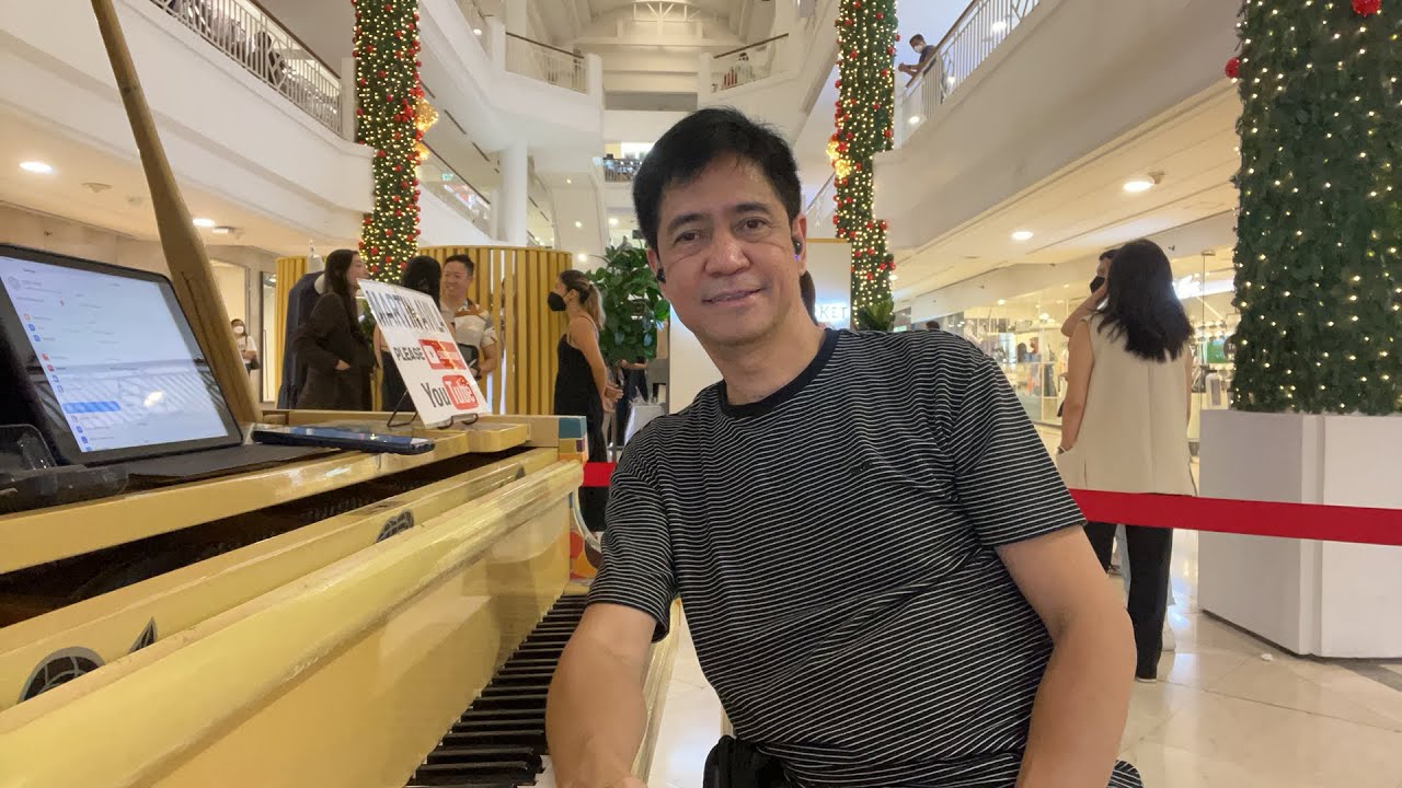 Piano Livestream at Glorietta Makati December 3 2022