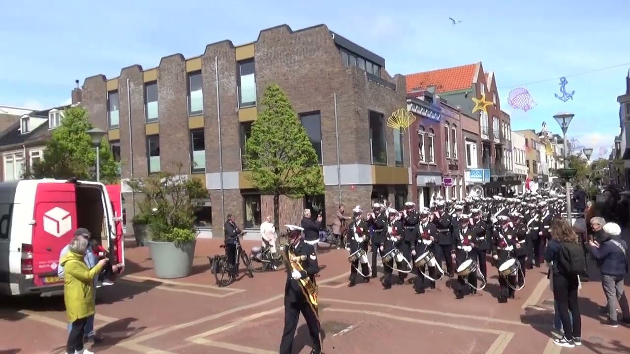 Marinierskapel der Koninklijke Marine deel 2 Koningsmars Den Helder 2024