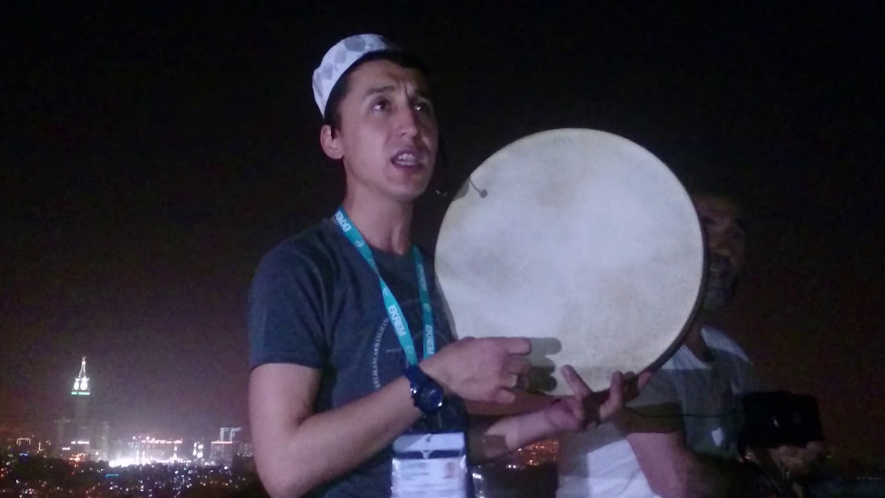 Muhammet Emin Verimli hira mağarasında ilahi