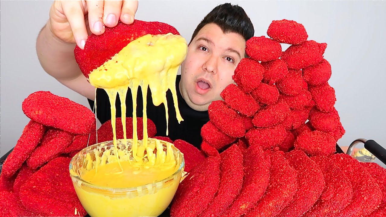 ЛУЧШИЙ СЫРНЫЙ СОУС CHEETOS С ОСТРЫМИ КАРТОФЕЛЬНЫМИ ОЛАДЬЯМИ CHEETOS И ОСТРЫМИ НАГГЕТСАМИ CHEETOS ...