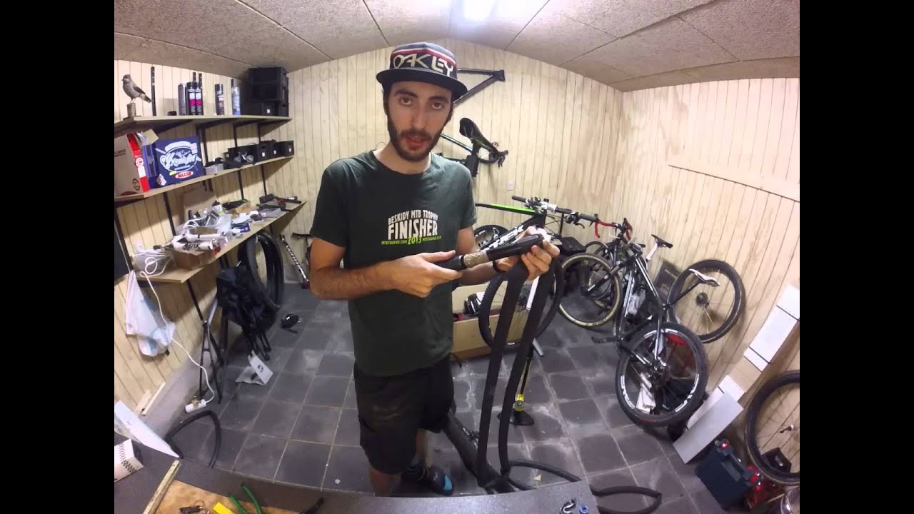 cykelstjernen fort&aelig;ller: S&aring;dan skifter du slange p&aring; din MTB