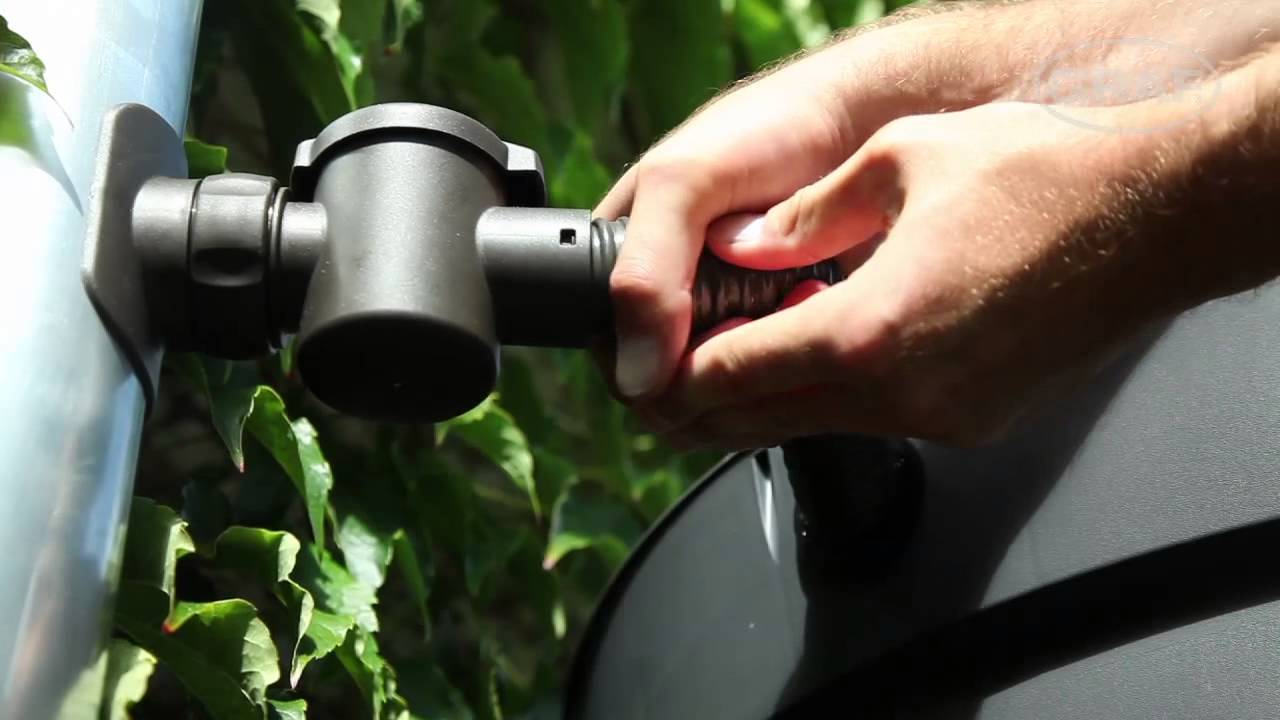 Installation of the Graf Speedy Downpipe Filter by rainwater.co.uk