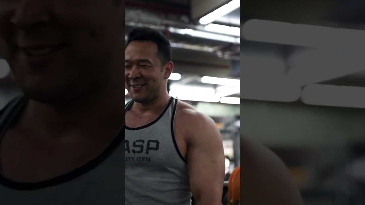 Секрет огромной спины: Положение головы решает всё! 💪 #shorts