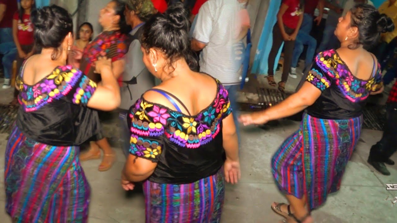 ASI SE GOZA LAS CHICAS DE CHICUXTIN CUBULCO CON LA ORQUESTA LA SABROSURA 2,024