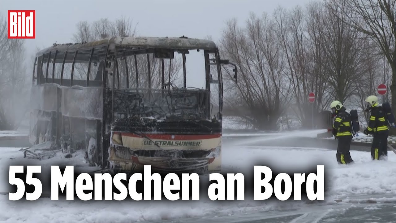 Reisebus fängt auf Weg zum Weihnachtsmarkt Feuer
