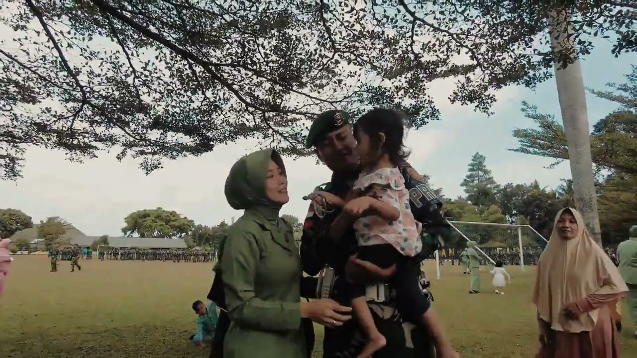 Tradisi Pemberangkatan Satgas Yonarmed 1 Roket