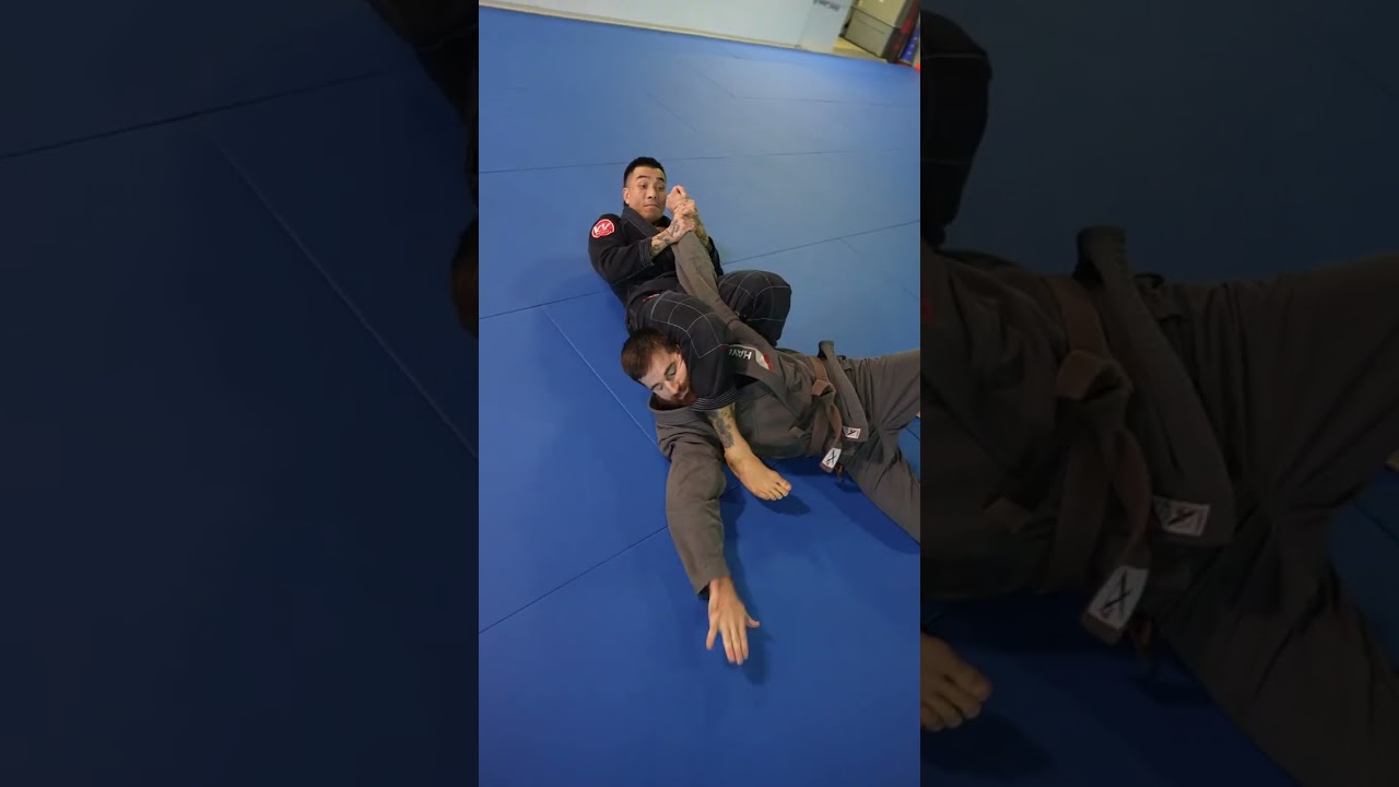 3 Jiu Jitsu Attacks From Knee On Belly!