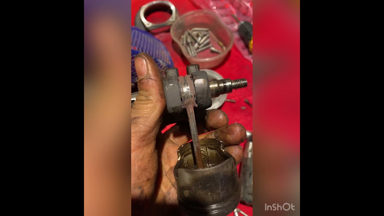 Hyundai tırpan motoru krank nasıl değiştirilir.Resmen paramparça... brush cutter crankshaft change..