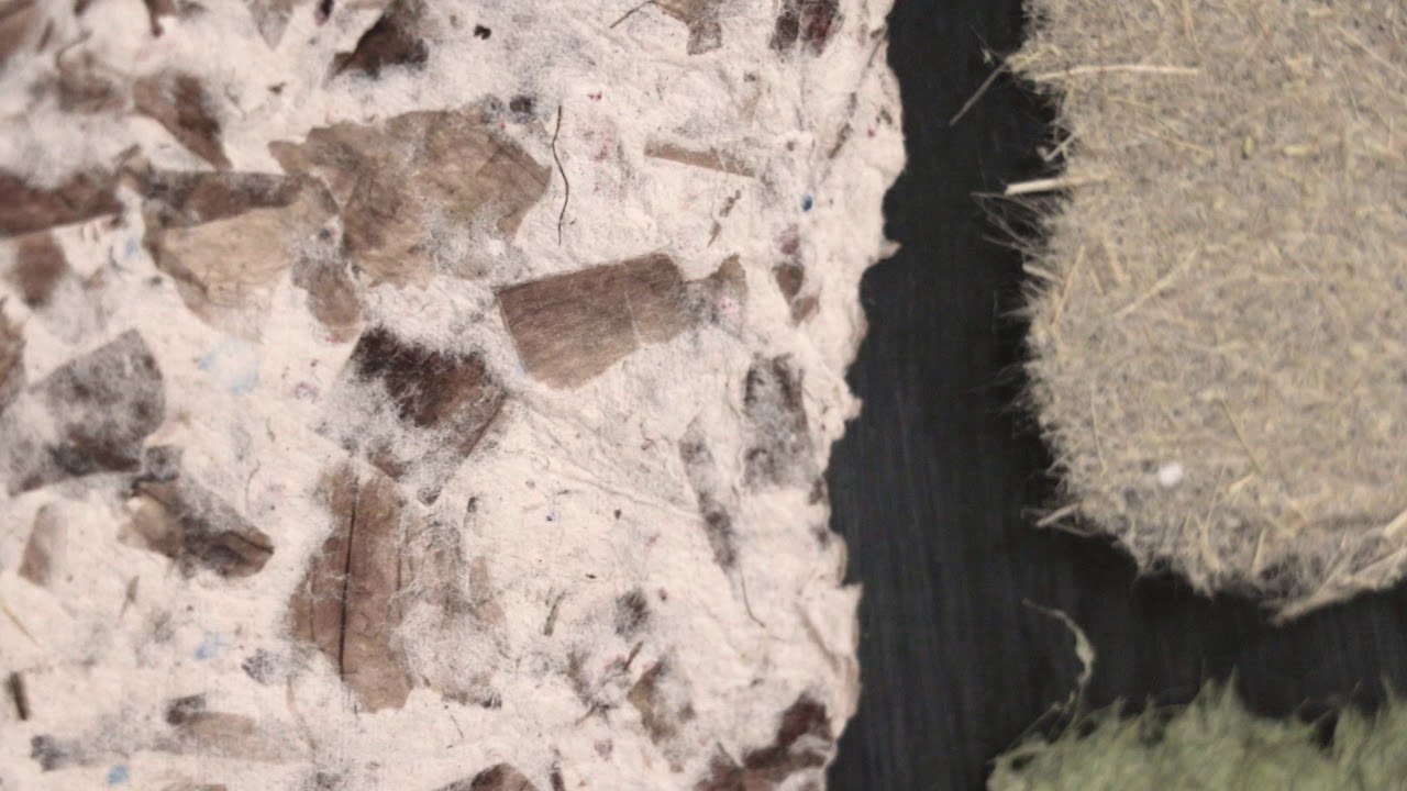 papel artesanal con fibras naturales