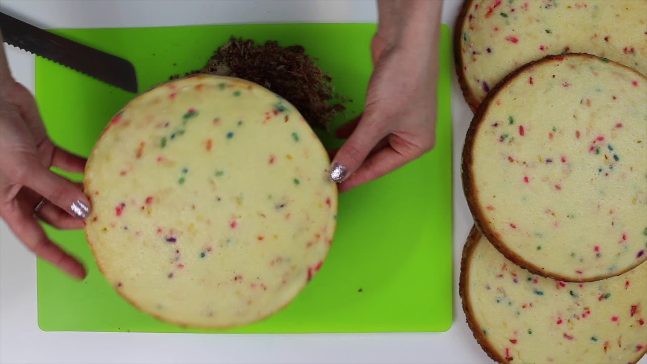 Как я подрезаю и выравниваю слои торта | CHELSWEETS