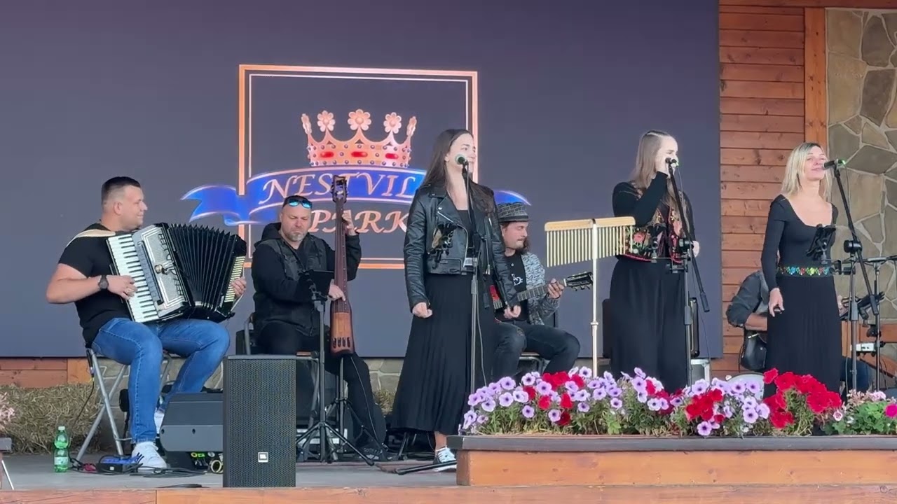 Skupina_Elizabeth - I&scaron;li dievky ľan trhať