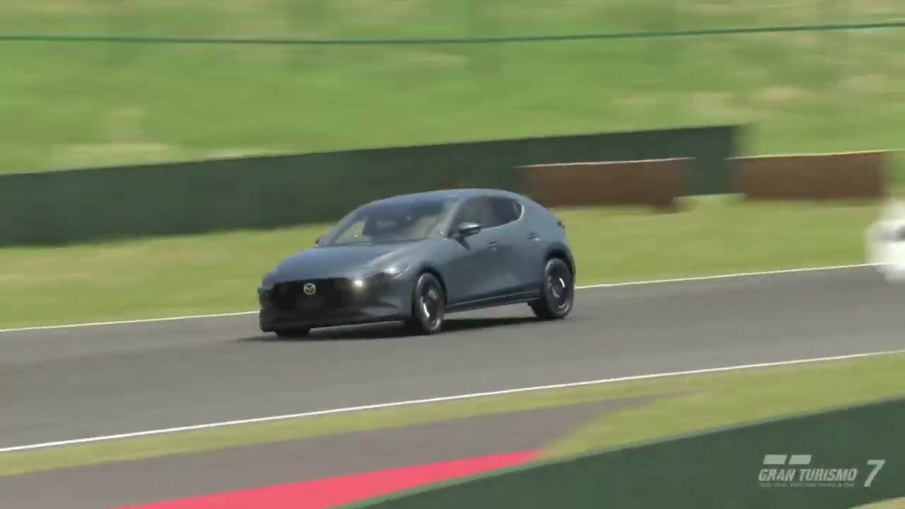MAZDA3 AWD イタリアサーキット