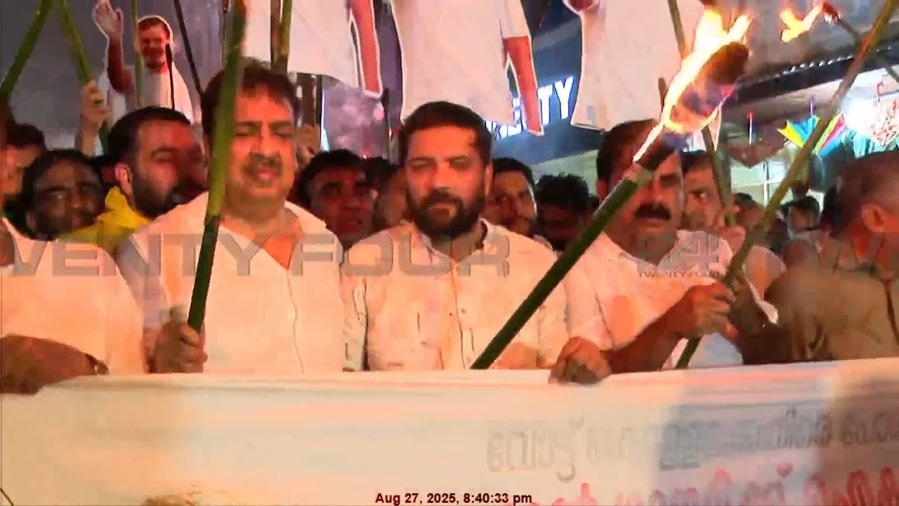 CPIM ഫ്ലക്സുകൾ തകർത്ത് UDF പ്രവർത്തകർ , ഷാഫിയെ തടഞ്ഞതിൽ പൊലീസ് സ്റ്റേഷൻ മാർച്ച് | Shafi Parambil