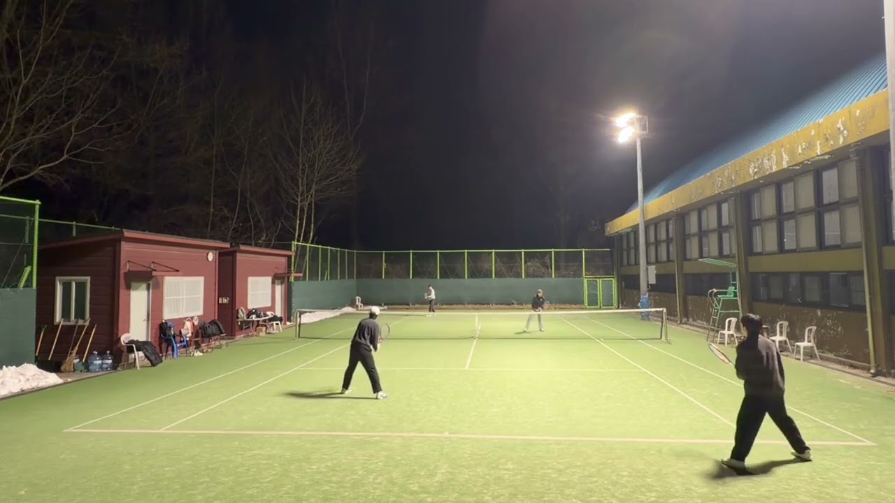 테니스는 프레임말고 스트링으로 치자