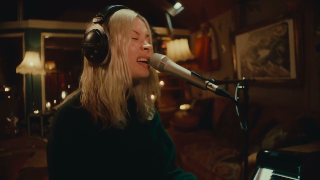 Nina Nesbitt - Painkiller (Mountain Music Sessions)
