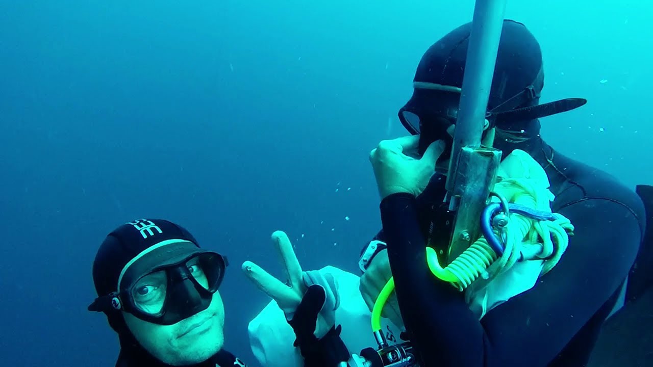 No Limits freediving in Moalboal