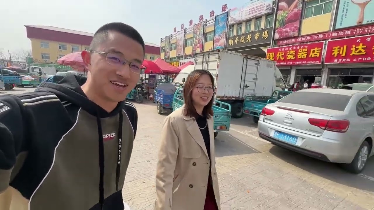 小伙一大早选蔬菜水果，驱车60公里迎接大大，见面那一刻激动坏了  #vlog十亿流量扶持计划 #清明节