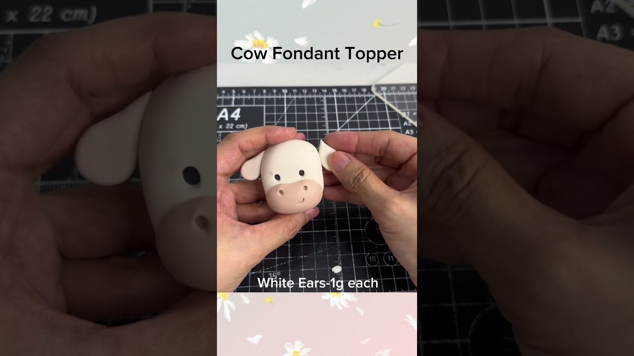 Cow Topper #fondanttopper #farmanimals  #cake #fondant #sculpting #cakedecorating #art  #tutorial
