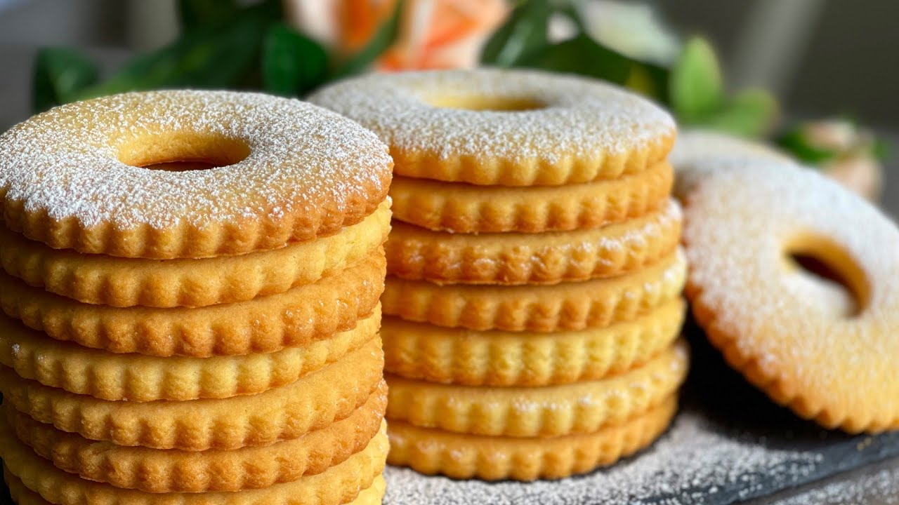 Agizda yag kimi eriyen ,cox kovrek peceniyalar .
Песочное печенье 🍪