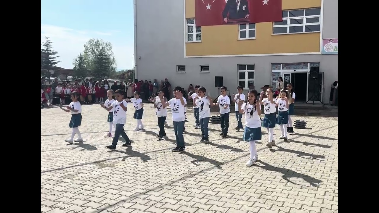 Gözleri Aşka Gülen - 23 Nisan Gösterisi