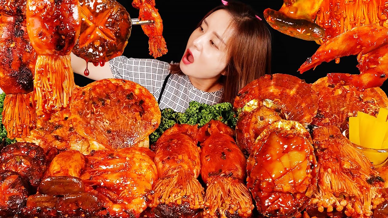 ASMR MUKBANG :)острые огненные морепродукты (гребешок, морское ушко, кальмары, креветки, гриб эноки)