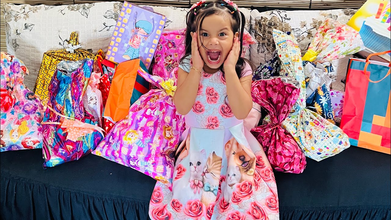 Abrindo os presentes da festa de aniversário!! 🎁🎉