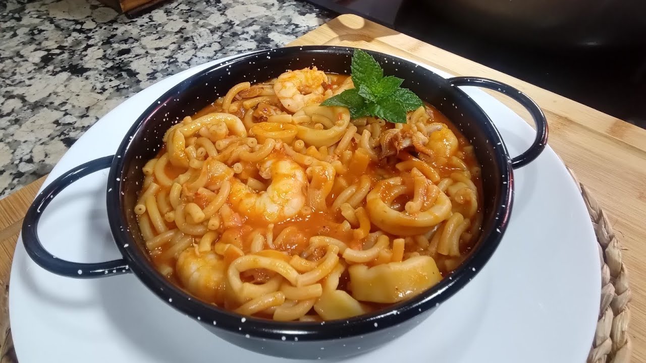 FIDEOS EN AMARILLO CON CALAMARES Y LANGOSTINOS receta que está espectacular👌🏼