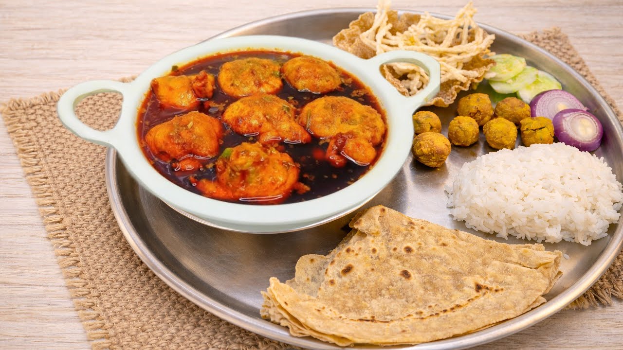 भज्यांची झणझणीत आमटी | Bhaji Chi Amti Recipe in Marathi | Khandeshi Style