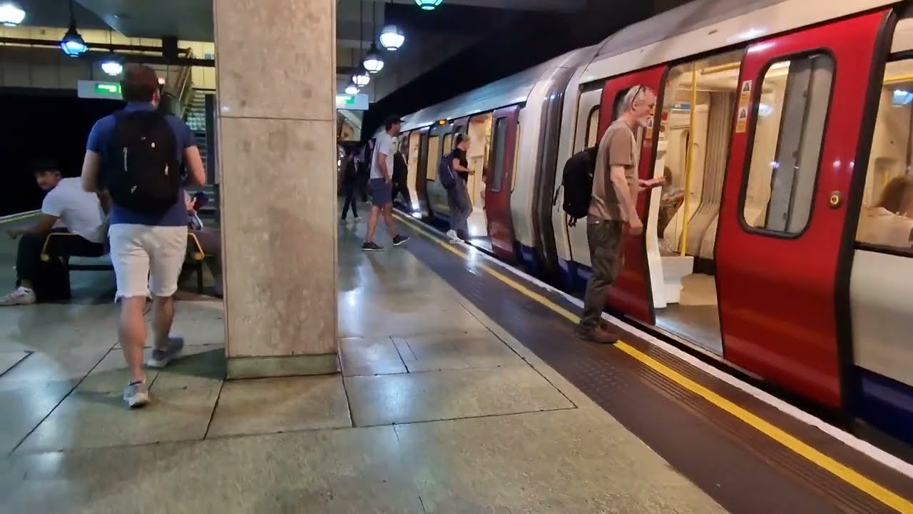 GLOUCESTER ROAD Station (2022)